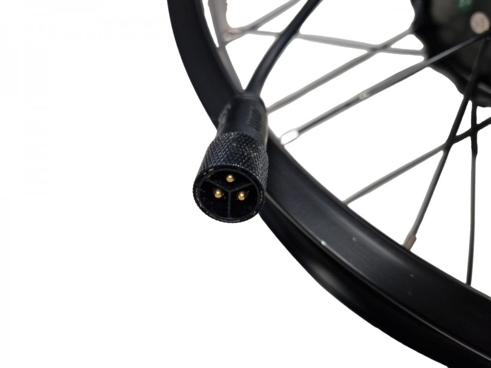 (208B2c) achtervelg met motor, remschijf en tandwielcassette