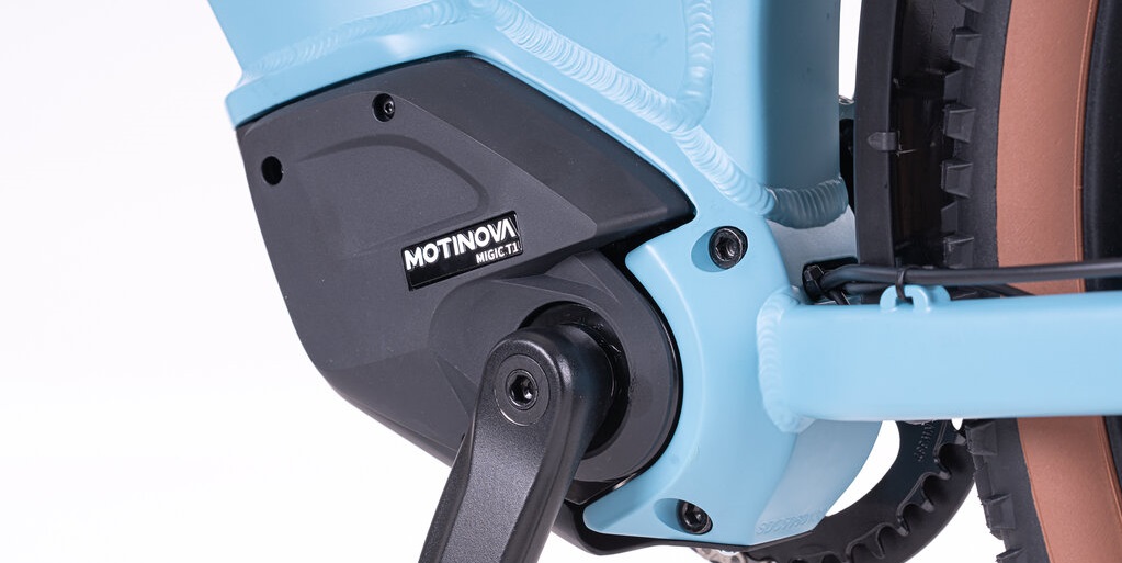 Levit Flueco lowstep 2026 - blue sky - elektrische hybride SUV fiets middenmotor