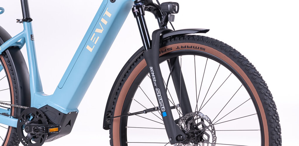 Levit Flueco lowstep 2026 - vanilla sky - elektrische hybride SUV fiets brede banden